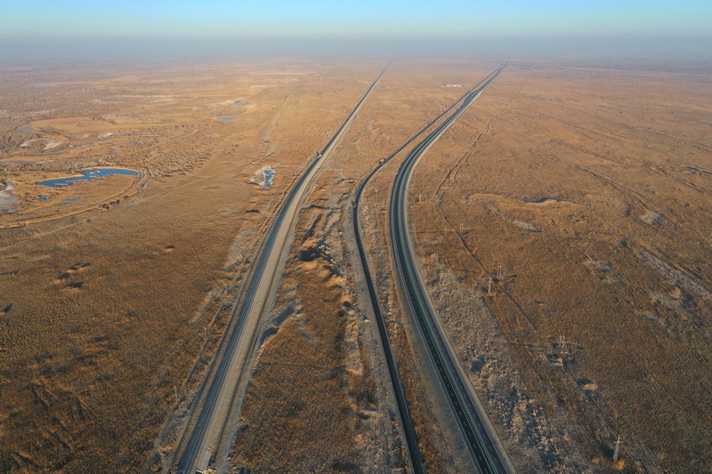 1660793677538585.jpg 并駕齊驅(qū).jpg