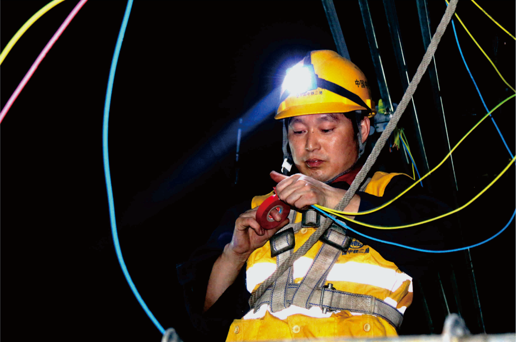 4《穿針引線》 張冀川.png